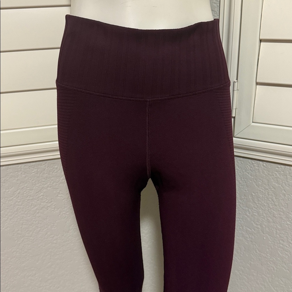 Athleta Halasana Seamless 7/8 Tight Leggings - Picture 5 of 12